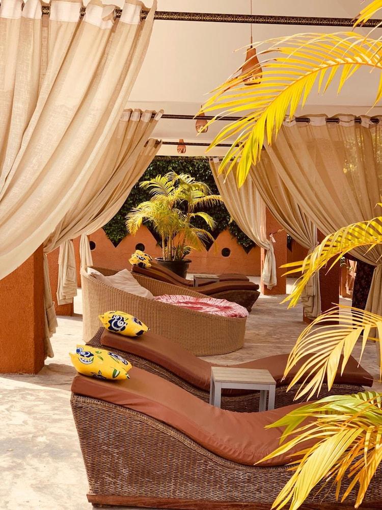 Seafront Residences Bijilo Exterior photo